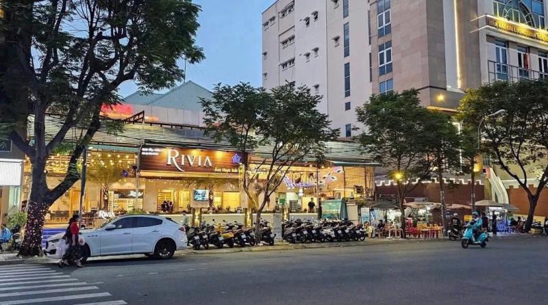 Bán đất cao tầng mặt tiền đường Nguyễn Cư Trinh Quận 1