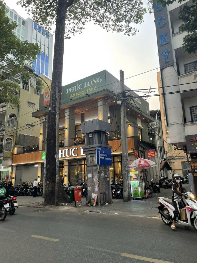 Bán nhà mặt tiền đường Trần Quang Khải, diện tích: 17x17m trệt 2 lầu