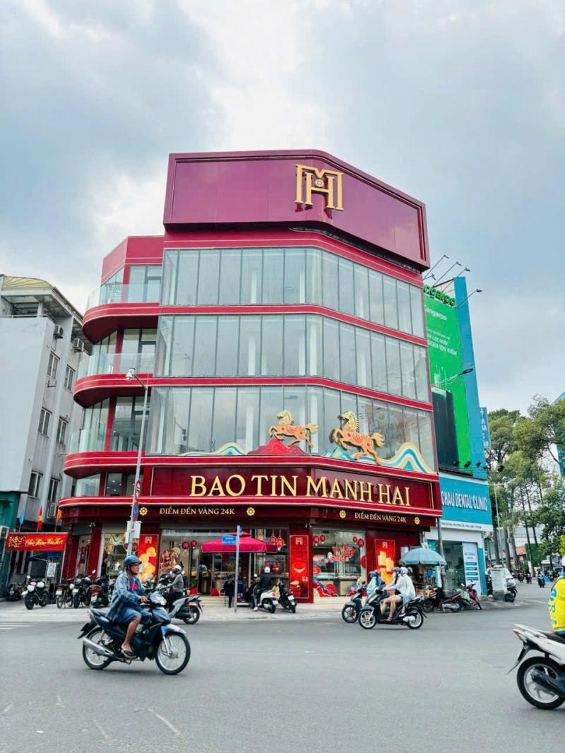 Bán tòa nhà 3 mặt tiền đường Nguyễn Trãi, Diieenj tích: 11x20m hầm 6 tầng