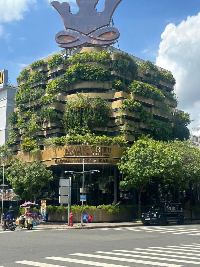 Bán tòa nhà góc 2 mặt tiền đường Lê Văn Thiêm, diện tích: 24x19m hầm 5 tầng