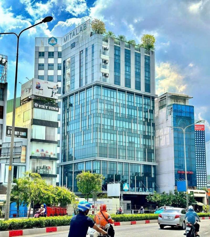 Bán tòa nhà mặt tiền 379-385 Cộng Hòa quận Tân Bình