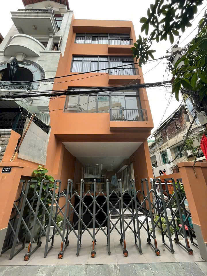 Bán tòa nhà mặt tiền đường Nguyễn Đình Chiểu Quận 1