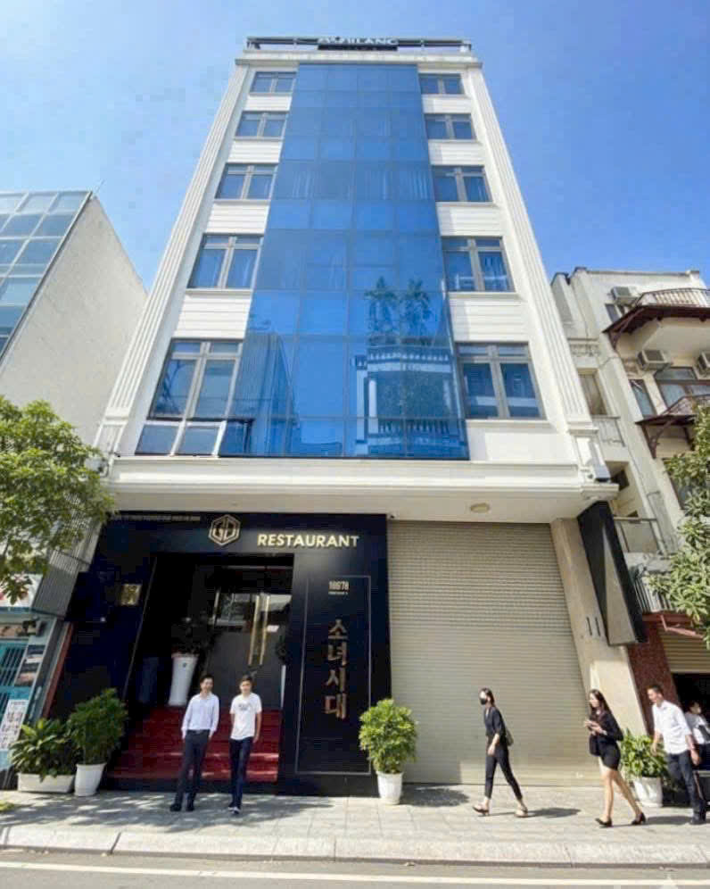 Bán tòa nhà mặt tiền đường Nguyễn Thái Bình Quận 1