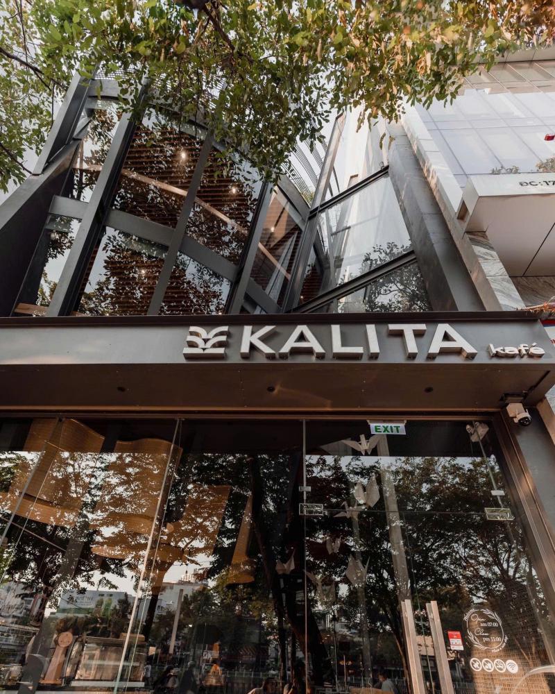 Bán tòa nhà mặt tiền đường Trường Sa diện tích: 7x24m trệt 5 lầu