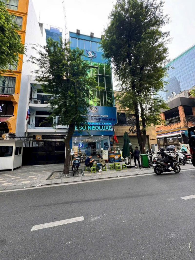 Bán tòa nhà mặt tiền số 9 Lê Thánh Tôn, diện tích: 5x18m 5 tầng