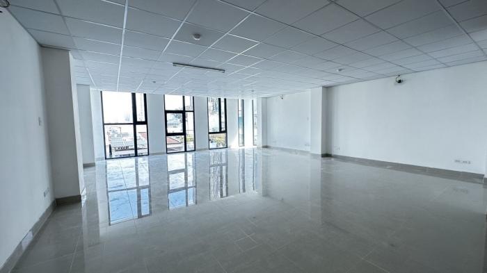 Cho thuê toà nhà mặt tiền quận 1, toà nhà mới đường trần khắc trân