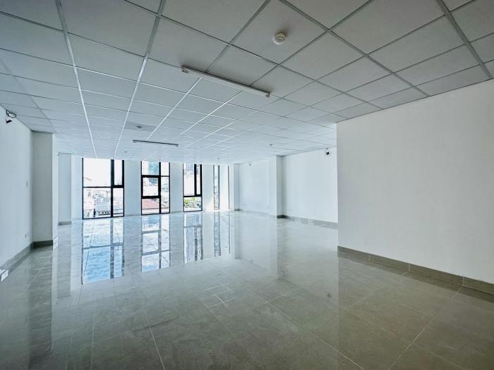 Cho thuê toà nhà mặt tiền quận 1, toà nhà mới đường trần khắc trân