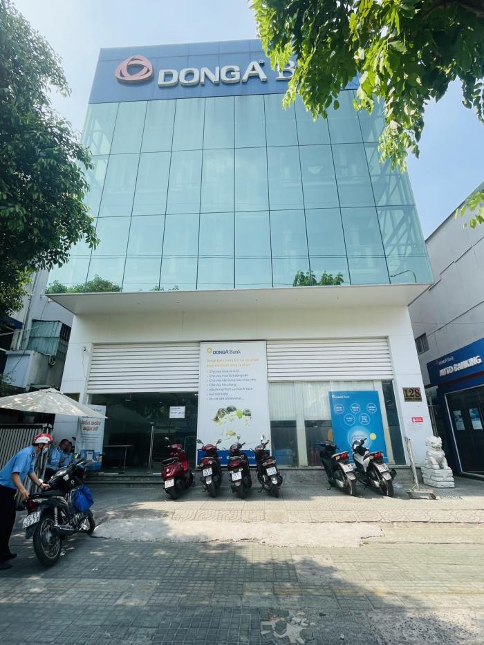 Cho thuê tòa nhà mặt tiền đường Phan Xích Long