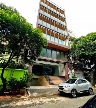 Cho thuê tòa nhà đường Nguyễn Thế Lộc