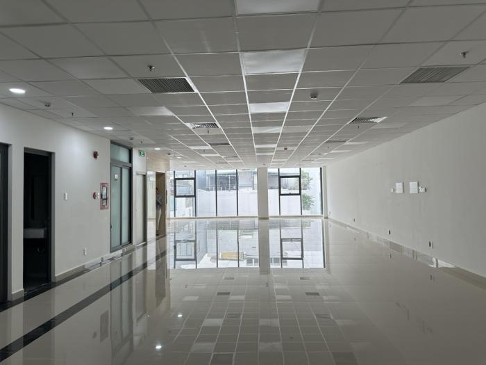 Cho thuê tòa nhà đường Hát Giang quận Tân Bình