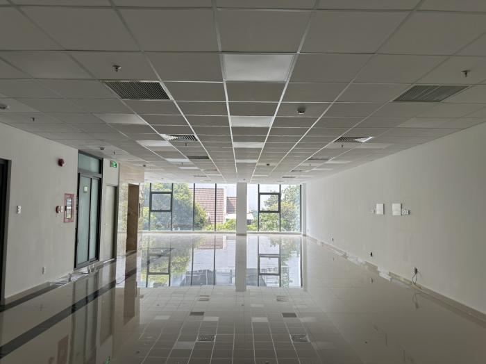 Cho thuê tòa nhà đường Hát Giang quận Tân Bình