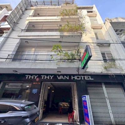 Bán khách sạn đường Nguyễn Hồng Đào quận Tân Bình