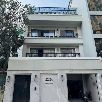 Bán nhà phố hạng sang mặt tiền đường Nguyễn Văn Thủ Quận 1