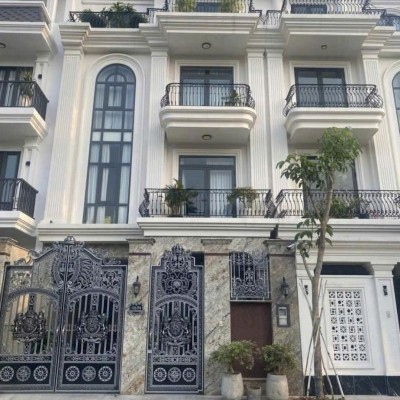 Bán tòa nhà đường Nguyễn Hoàng diện tích: 7x18m trệt 3 lầu sân thượng