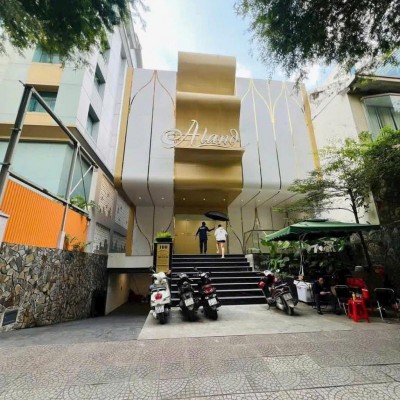 Bán tòa nhà mặt tiền 100 Nguyễn Du Quận 1