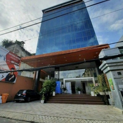 Bán tòa nhà mặt tiền đường Nguyễn Đình Chính, diện tích: 14x28m hầm 7 tầng