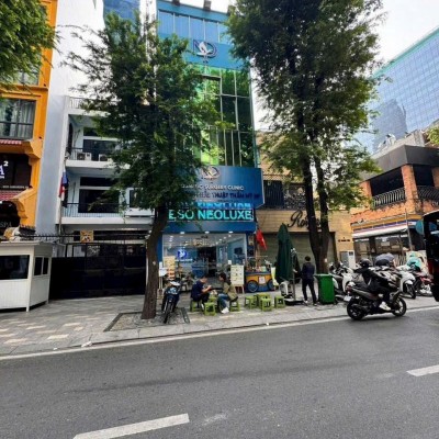 Bán tòa nhà mặt tiền số 9 Lê Thánh Tôn, diện tích: 5x18m 5 tầng