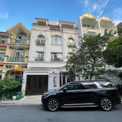 Bán villa mặt tiền đường Nguyễn Trọng Tuyển, Diện tích: 9x15m 4 tầng