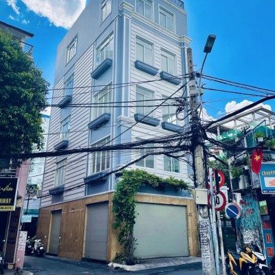 Cho thuê tòa nhà 3 mặt tiền đường Trần Huy Liệu