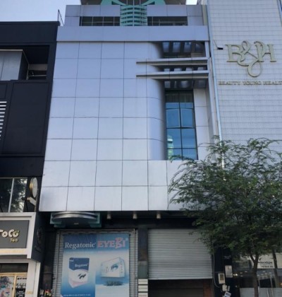 Cho thuê tòa nhà mặt tiền đường sư vạn hạnh quận 10