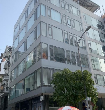 Cho thuê toà nhà 2 mặt tiền đường lý thường kiệt quận 10