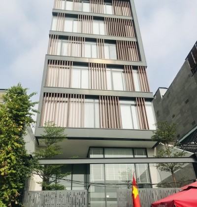 Cho thuê tòa nhà mặt tiền đường Võ Văn Kiệt quận 1