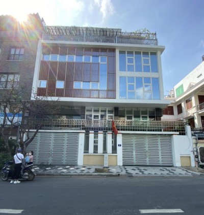 Cho thuê toà nhà mặt tiền đường huỳnh lan khanh