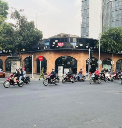 Cho thuê nhà mặt tiền quận 2, góc đường Hai Bà Trưng