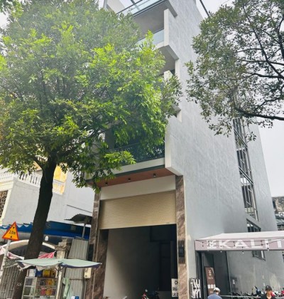 Cho thuê toà nhà mặt tiền đường Trường Sa