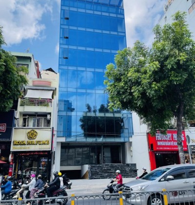 Cho thuê toà nhà mặt tiền đường Cách Mạng Tháng 8 quận 1
