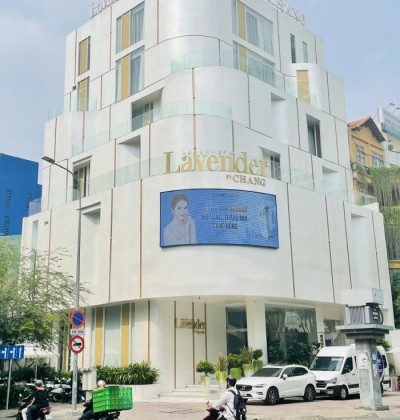 Cho thuê tòa nhà góc 2 mặt tiền đường Trương Định - Võ Văn Tần