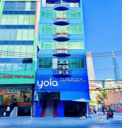 Cho thuê tòa nhà mặt tiền đường Nguyễn Gia Trí (D2)