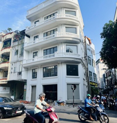 Cho thuê tòa nhà góc 2 mặt tiền đường Đào Duy Anh