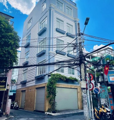 Cho thuê tòa nhà 3 mặt tiền đường Trần Huy Liệu